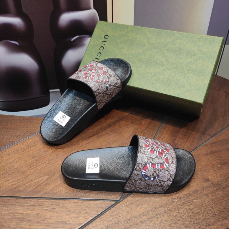 G*u*i slippers